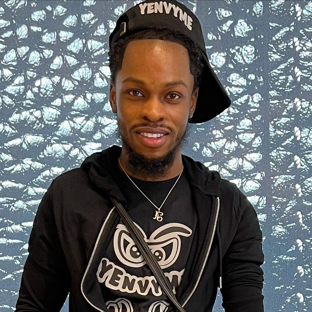 All Eyes On Me YEnvyMe T-Shirt | All Eyes On Me Crewneck